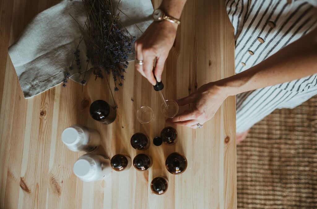 Your Seasonal Home | The Best Essential Oils for a Naturally Clean & Healthy Home